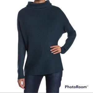 Devotion by Cyrus teal ribbed tunic.  NWT. S